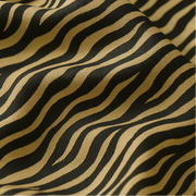 Decorazione Zebra quadrata da donna 100% seta | Carrello Zen! La Parisienne