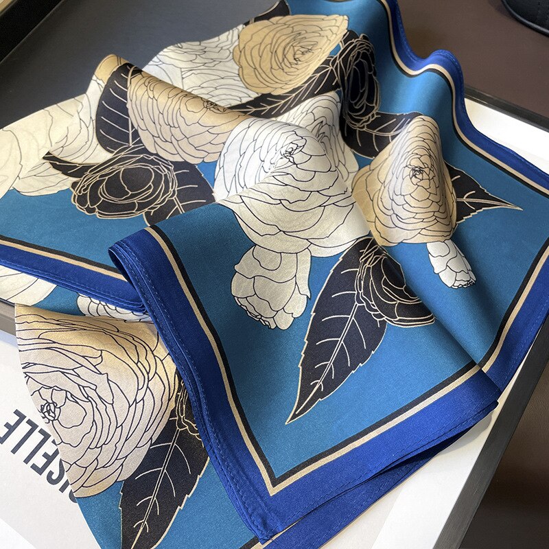 100% Seta Decorazione floreale quadrata Blu | Il Parigino