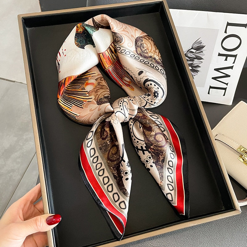 100% Seta Chic Stag Pattern Quadrato Donna | La Parisienne
