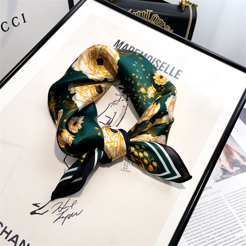 Sciarpa quadrata 100% seta con decorazione floreale bianca per donna | La Parisienne