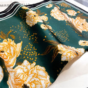 Sciarpa quadrata 100% seta con decorazione floreale bianca per donna | La Parisienne