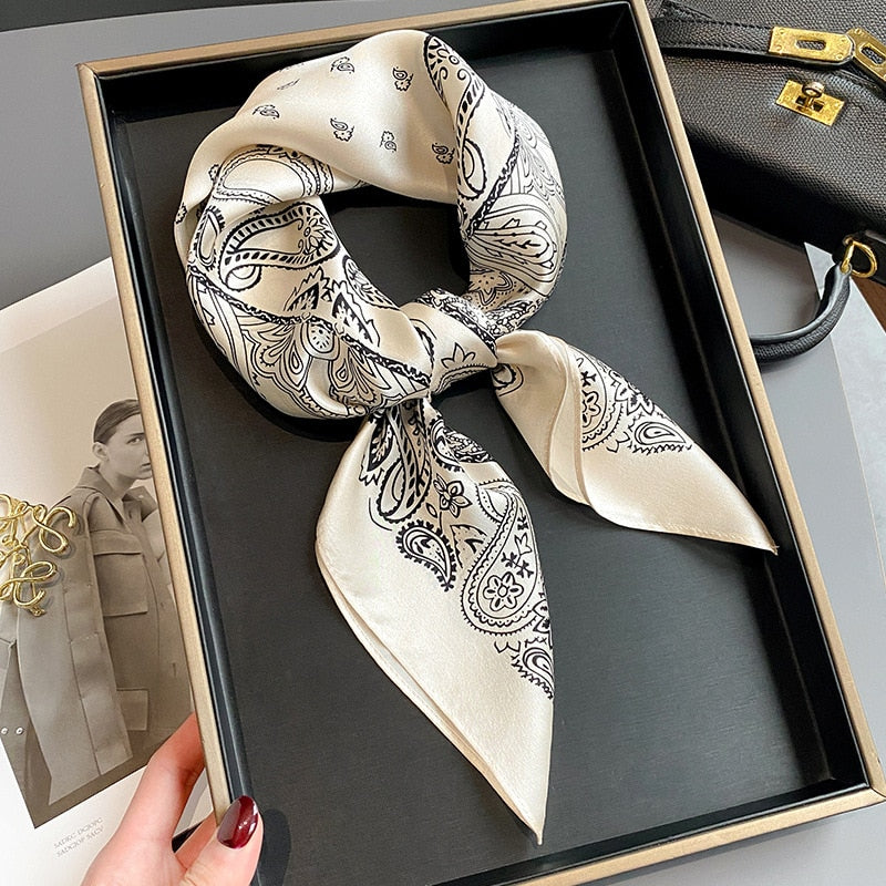 Quadrato chic 100% seta per donna | La Parisienne