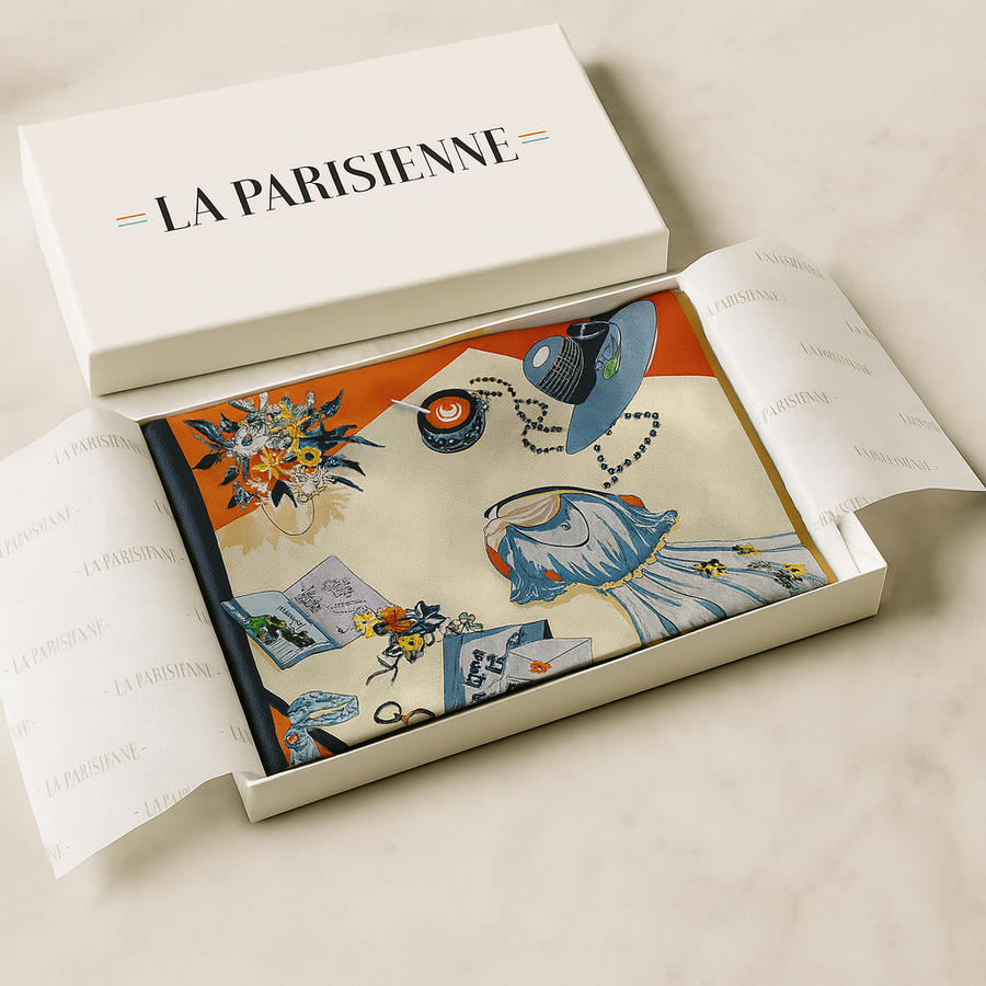 Quadrato da donna in 100% seta con disegno floreale. La Parisienne