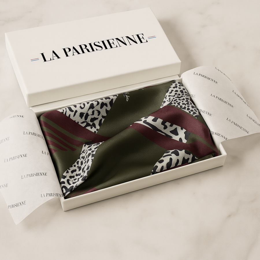 Sciarpa quadrata 100% seta verde fantasia maculata | La Parisienne